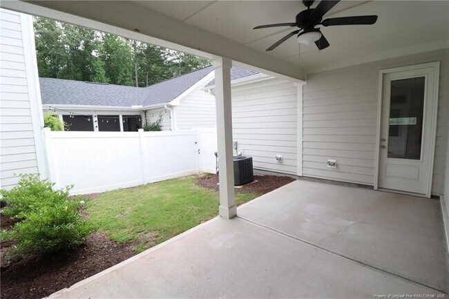 Building Photo - 152 Etteinne Garden Ln