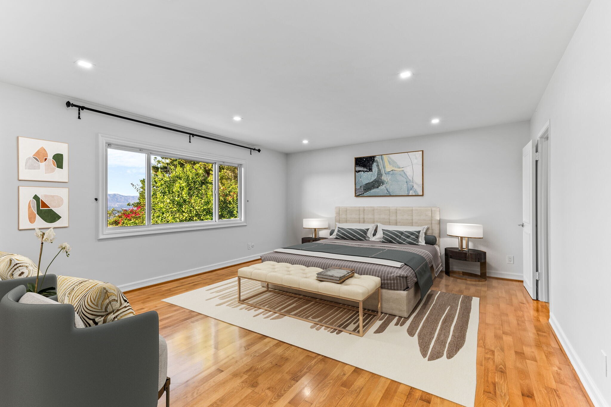 Building Photo - 4920 Tarzana Woods Dr