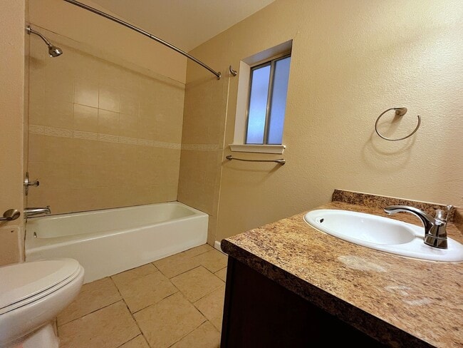 Building Photo - 1/2 Off First Months Rent! Absolutely darling, fully remodeled, single story, updated condo in a ...