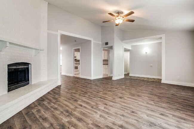 Building Photo - Beautiful 3-Bedroom Home Near Dining and Shopping with Spacious Backyard