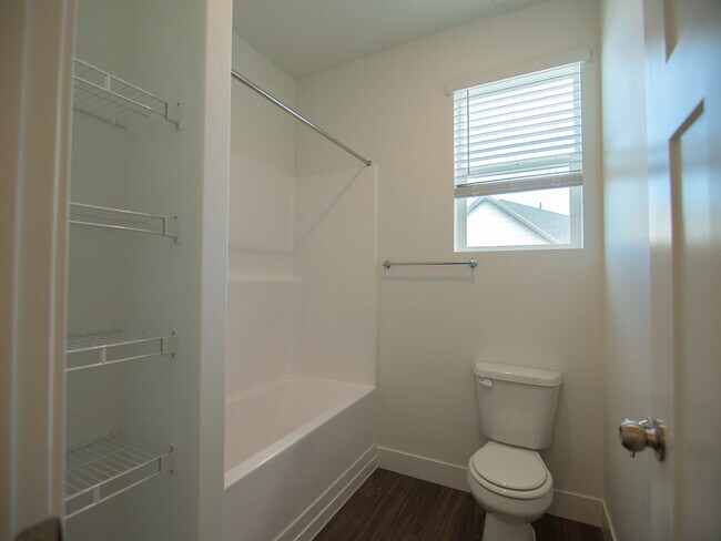 Building Photo - *Harmony Ridge in Mapleton