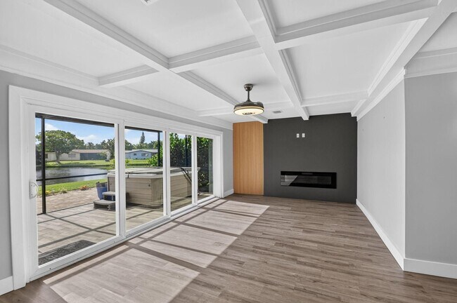 Building Photo - 14624 Country Side Ln