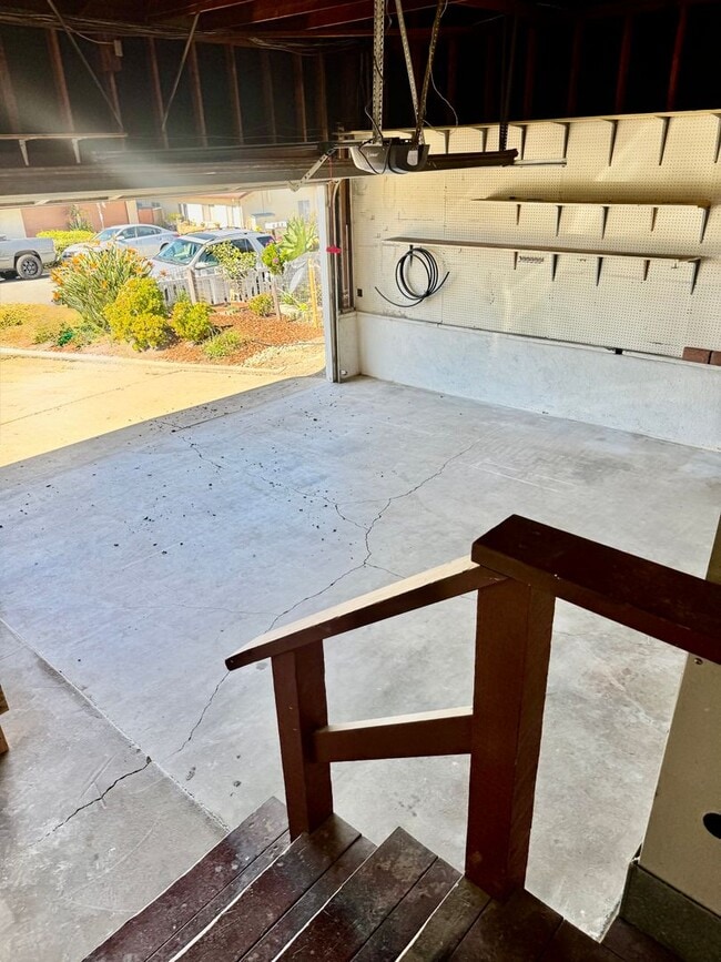 Building Photo - 1234 Bolton Dr