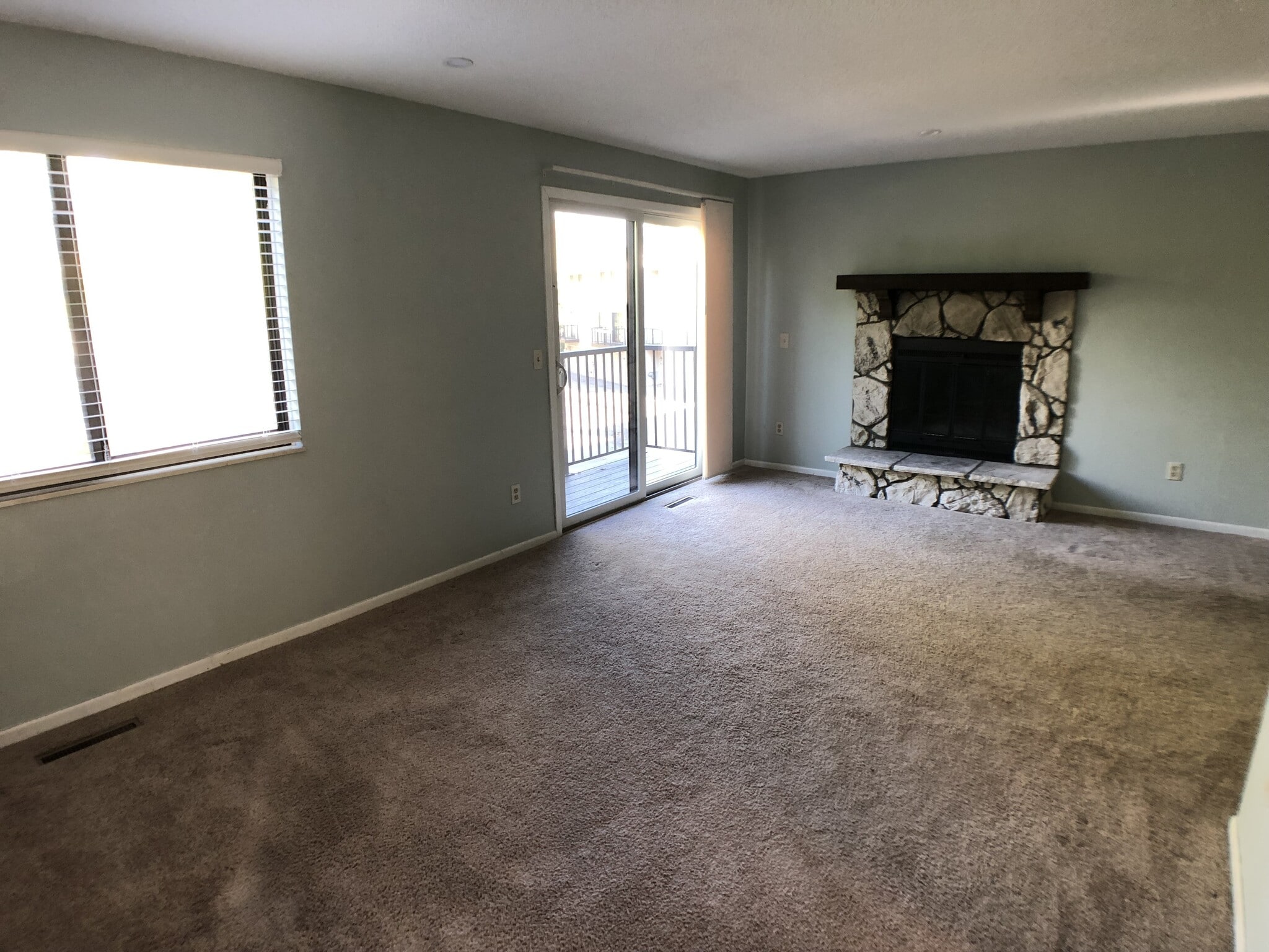 Building Photo - 3071 Zarthan Ave S