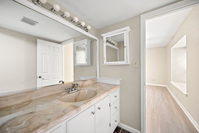 Building Photo - 103 La Rue Pl NW