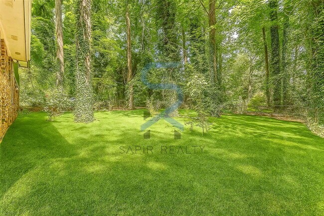 Building Photo - Move in before November 30th and choose your reward: a $250 Amazon Gift Card or a 55 Smart TV!