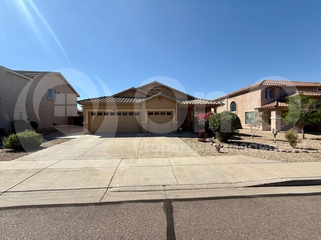 Primary Photo - 3229 W Pleasant Ln