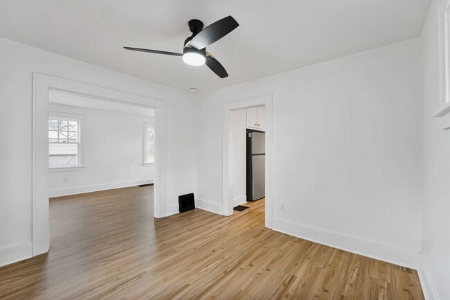 Building Photo - COMING SOON - 3 BEDROOM HOUSE ON SPRING ST