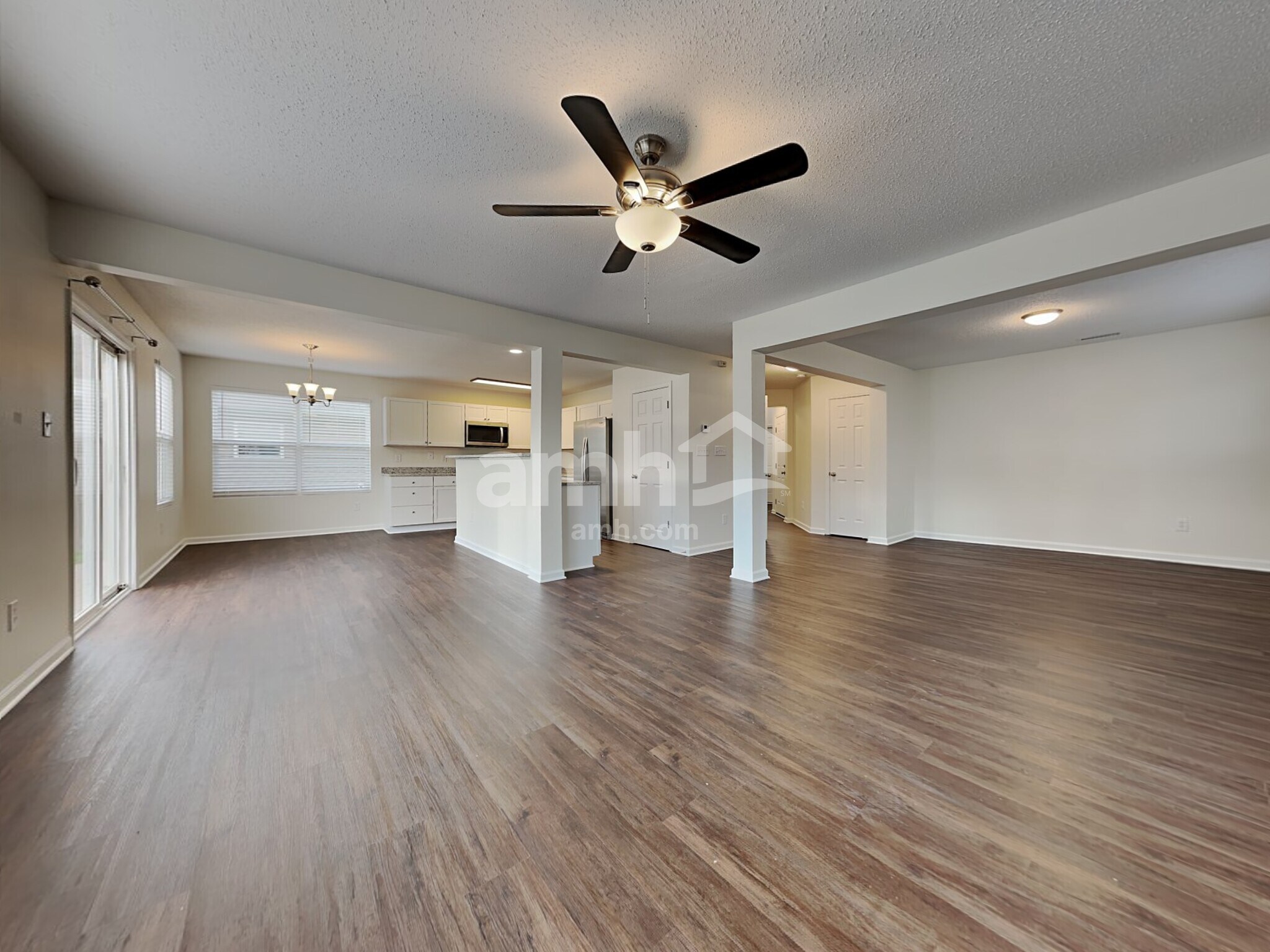 Building Photo - 15511 Sandlands Cir