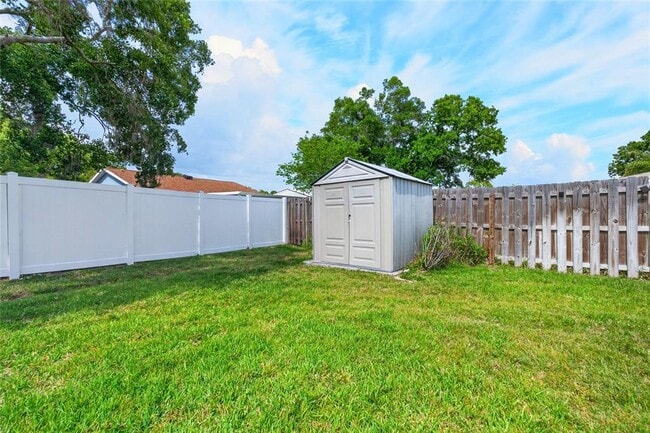 Building Photo - 210 Lake Charles Ct