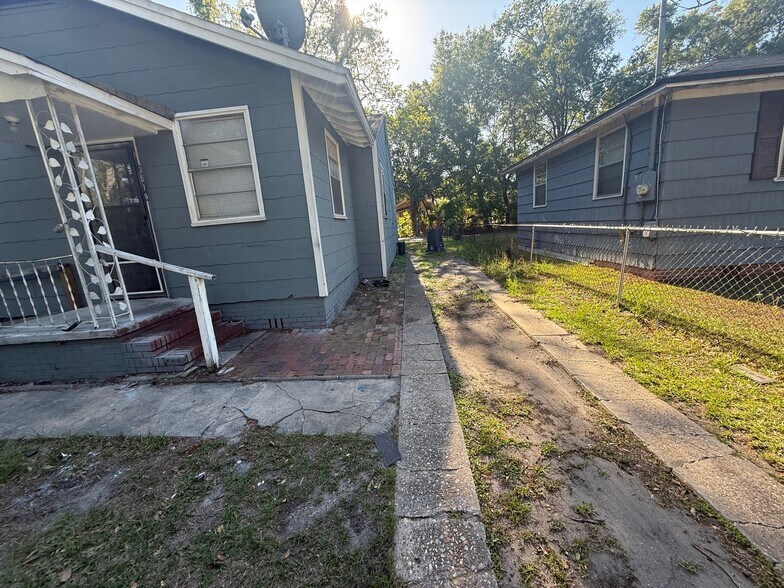 Building Photo - 3516 Penton St