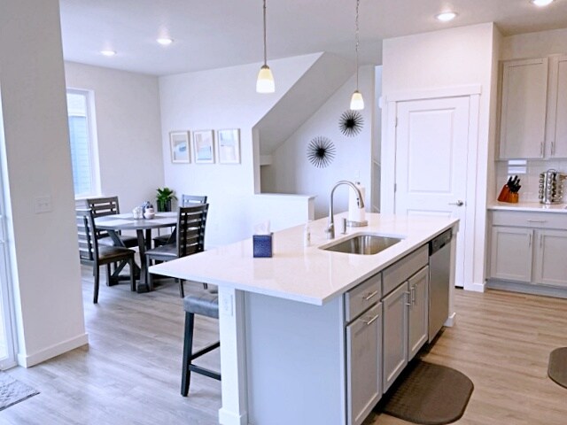 Building Photo - 5947 Denys Dr.