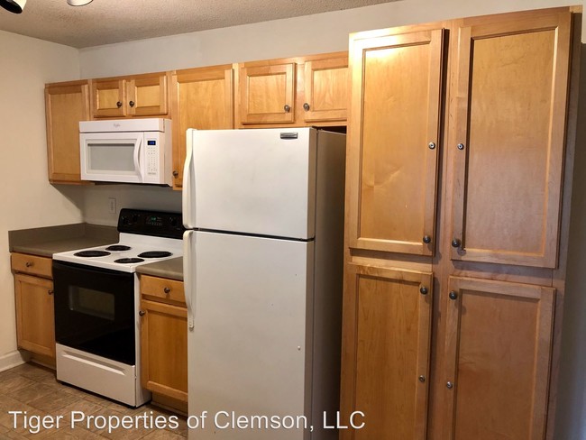 Building Photo - 3 br, 3 bath House - 701 Harts Cove Way
