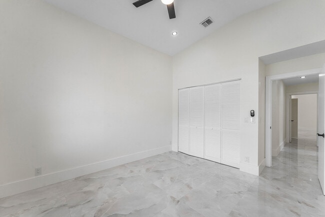 Building Photo - 1531 SW 102nd Terrace