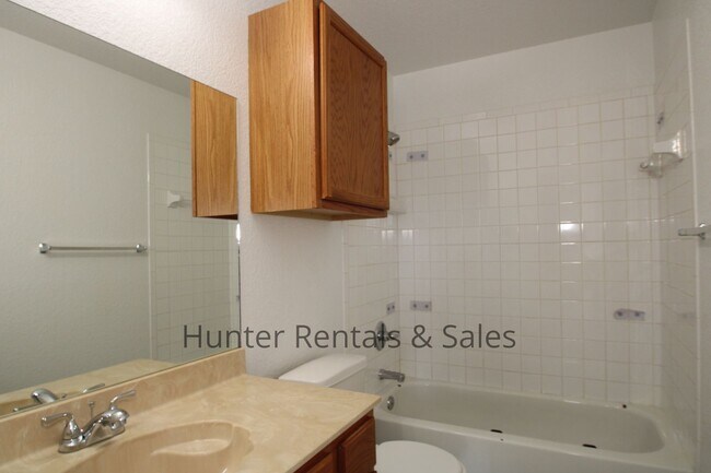 Building Photo - Ready for Move-In