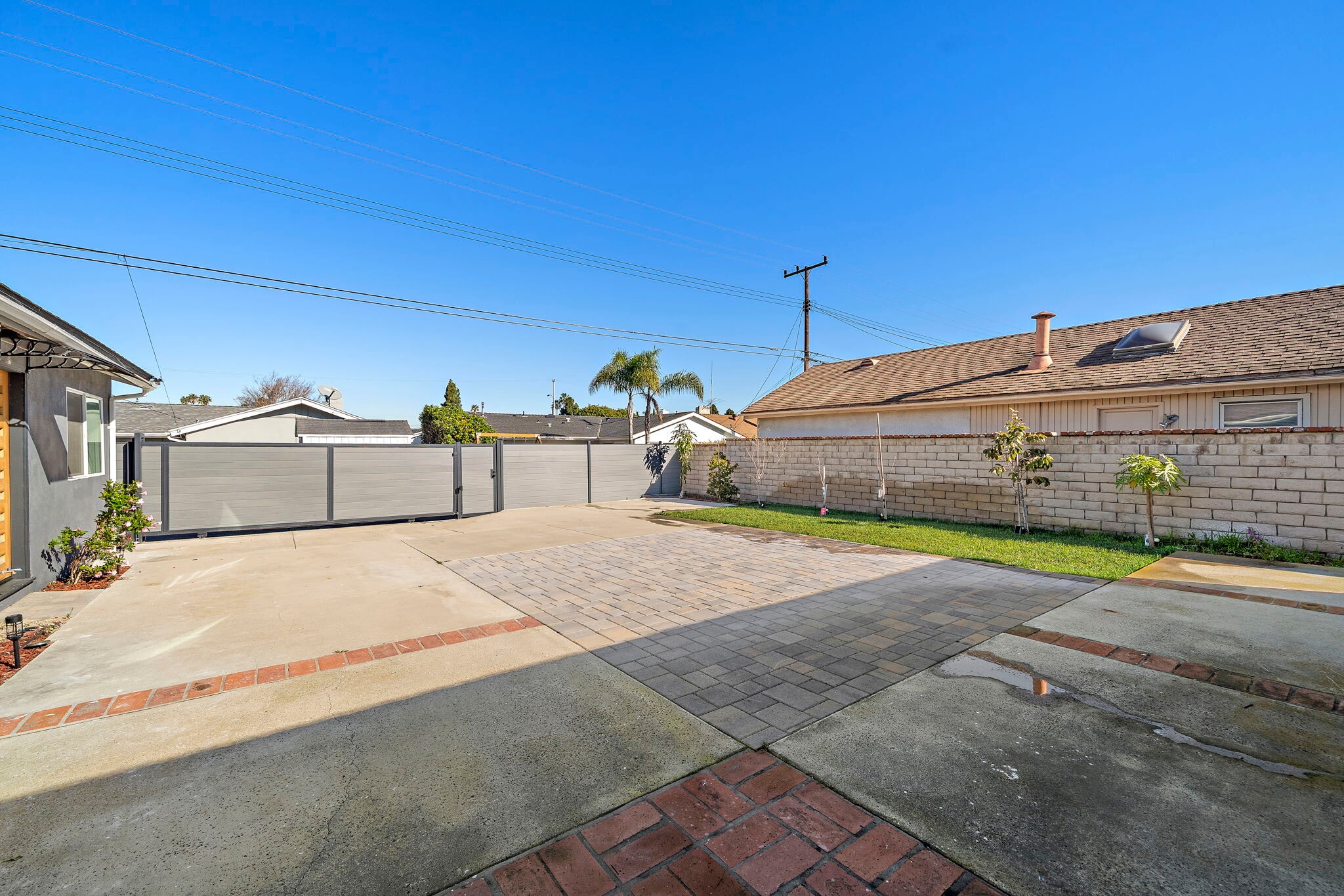 backyard with parking spaces - 5591 Heil Ave