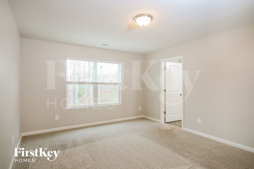 Building Photo - 3232 Newell Vlg Dr