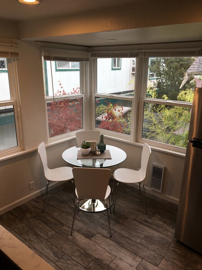 Building Photo - 609 N 48th St