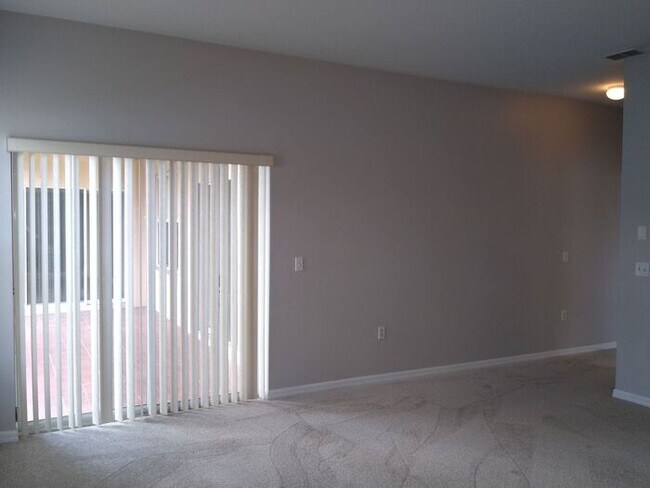 Building Photo - Single Family Home in Poinciana