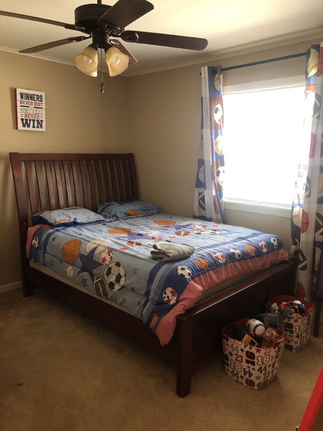 Building Photo - Spacious 3BR Home with Fenced Yard – Minutes from MSU & Downtown!