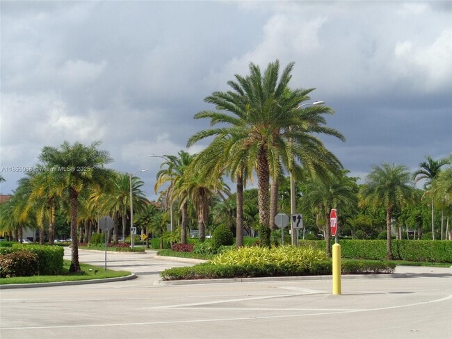 Building Photo - 901 SW 138th Ave