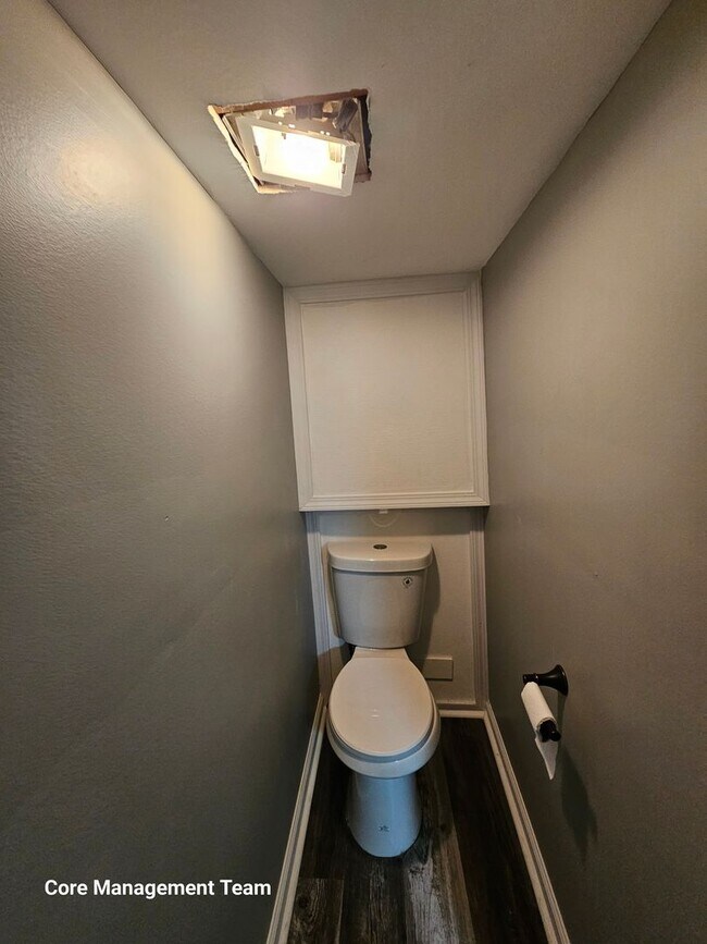 Building Photo - Fully rehabbed 2 bed 1 bath in the south side slopes!!