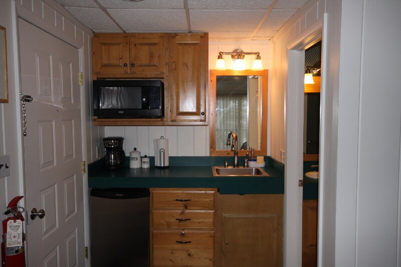 Building Photo - 5712 Shanty Creek Rd