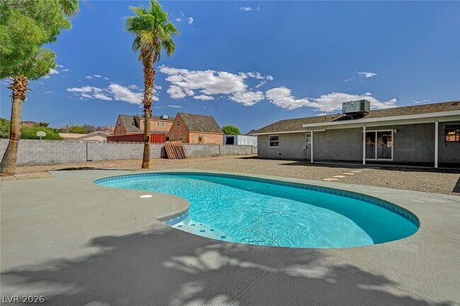 Building Photo - 1580 Quarter Horse Dr
