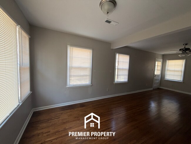 Building Photo - Charming 3BR Home in 38117- Hardwood Floors & Fenced Backyard