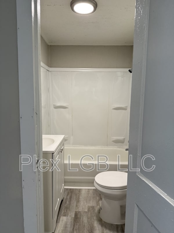 Building Photo - 407 Colquitt St