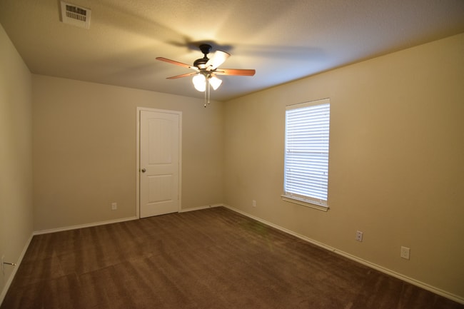 Building Photo - 3804 Ida Dr