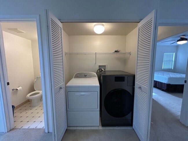 Building Photo - Large Ocean Pointe Home with In-Law Suite,...