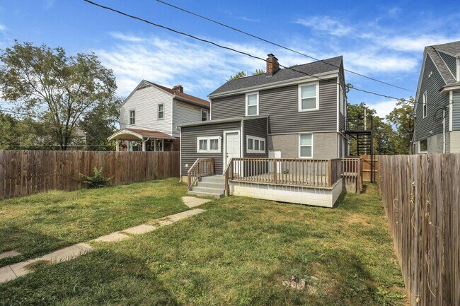 Building Photo - 1745 Sullivant Ave