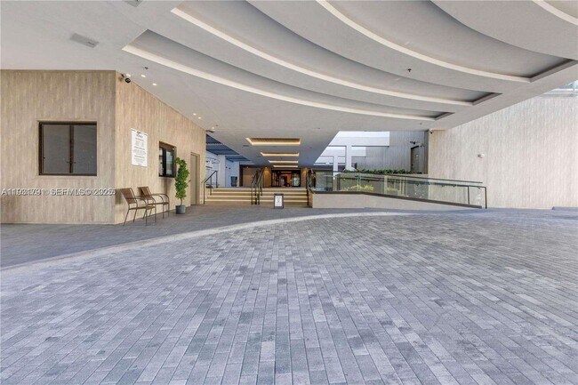 Building Photo - 2301 Collins Ave