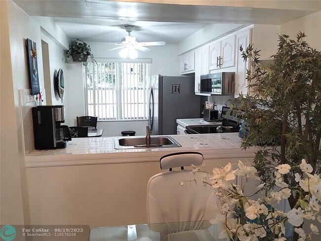 Building Photo - 4502 Martinique Way