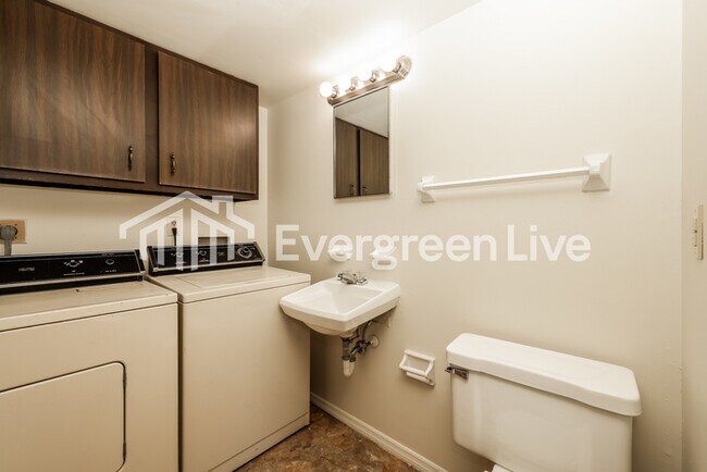 Building Photo - 5871 Taylorsville Rd