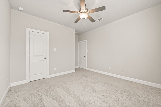 Building Photo - 23754 Pullin Market Dr