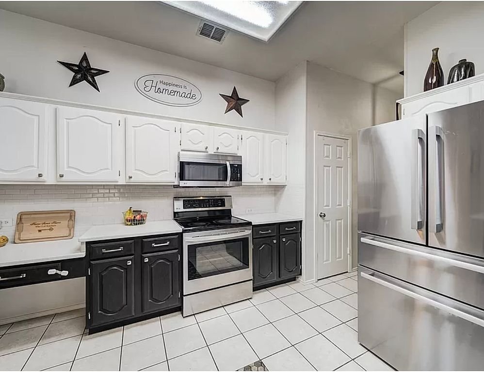 Building Photo - 5558 Mesa Verde Ct