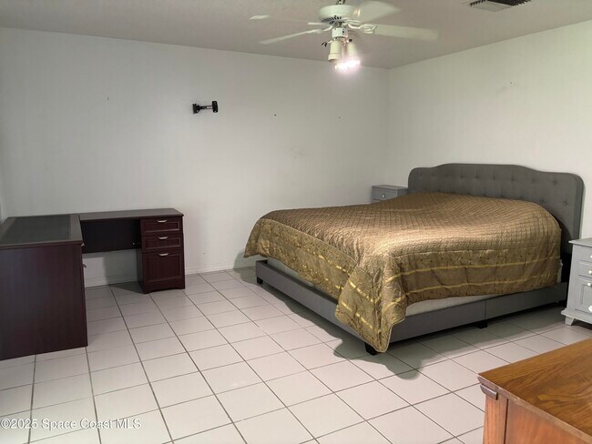 Building Photo - 5215 Lake Poinsett Rd