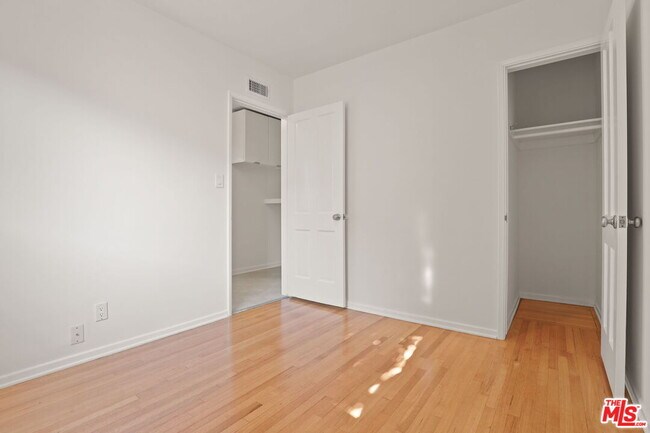 Building Photo - 1373 Beckwith Ave