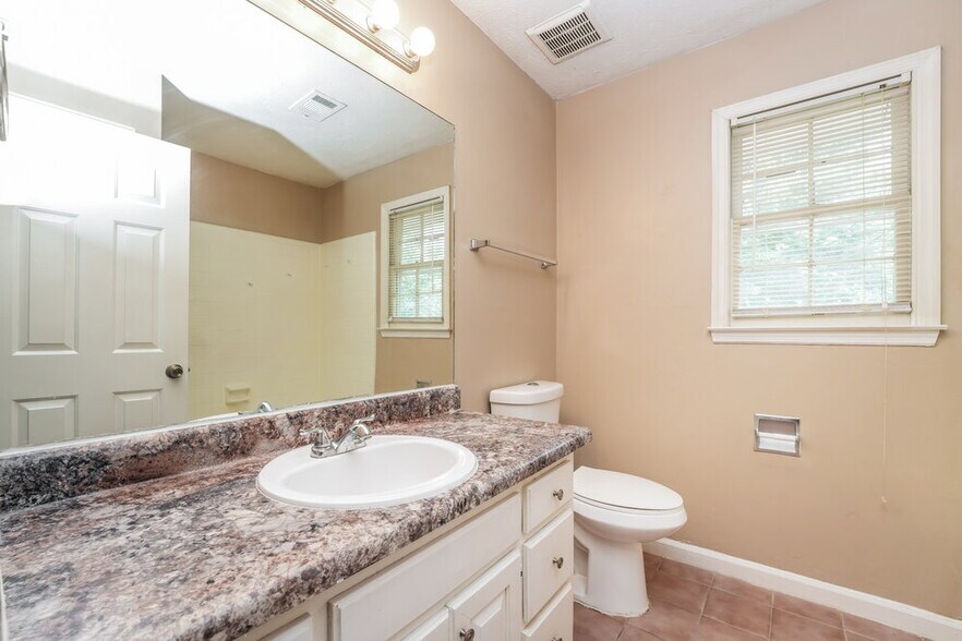 Building Photo - 3550 Spring Creek Cir
