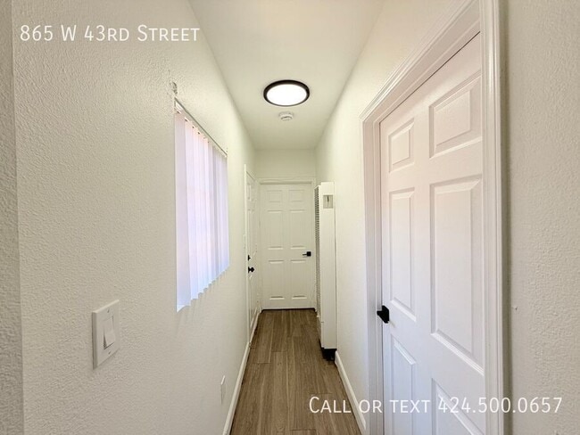 Building Photo - 865 W 43rd St