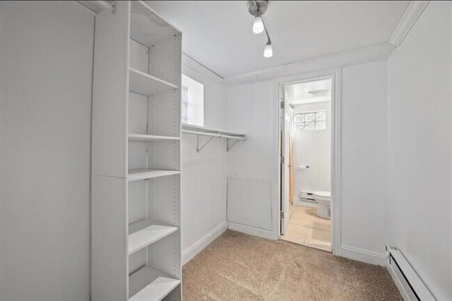 Building Photo - 2512 Burham St