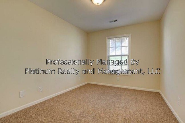 Building Photo - 1718 Thistlewood Dr