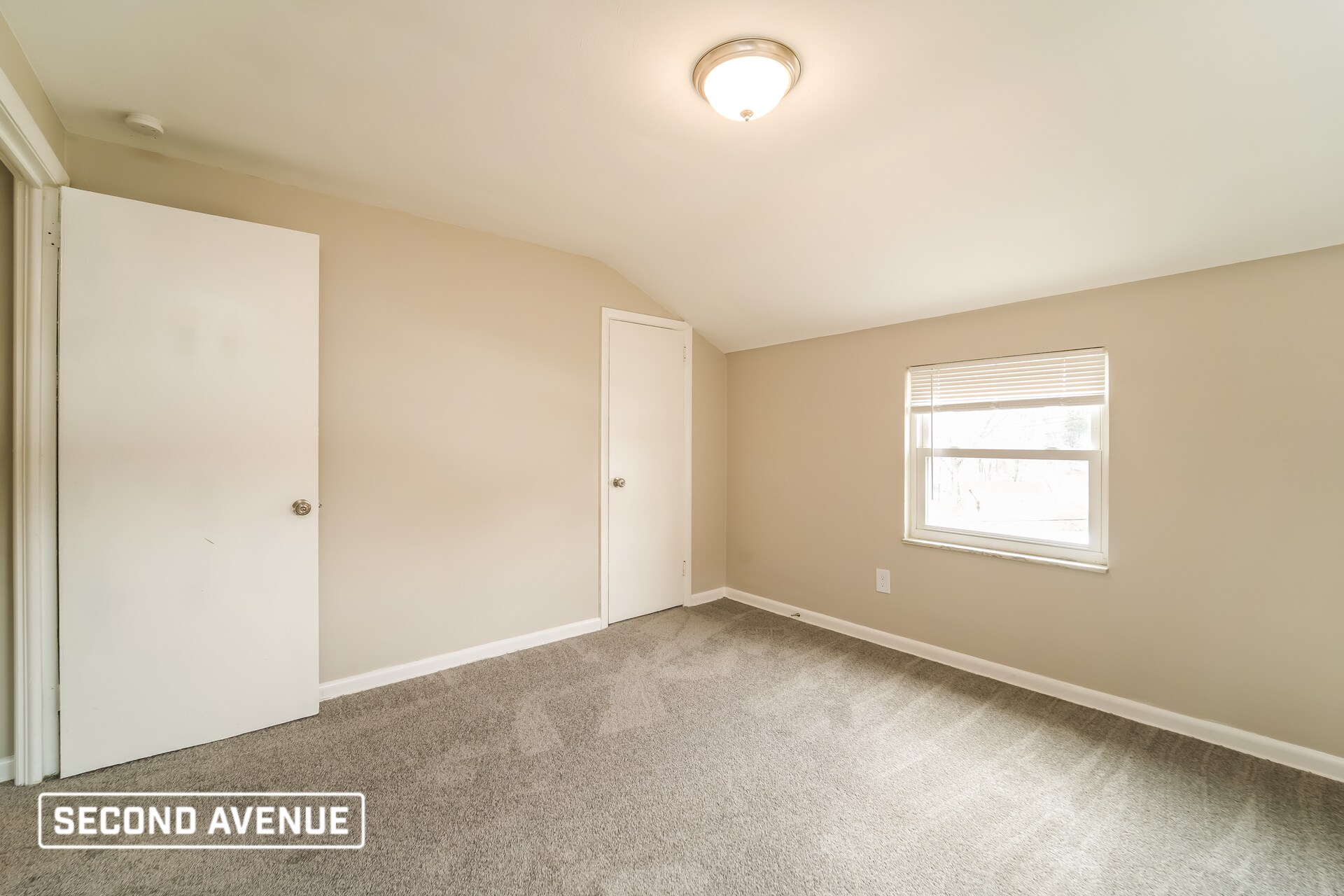 Building Photo - 175 Mahoning Dr