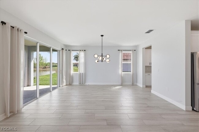 Building Photo - 2038 Grove Dr