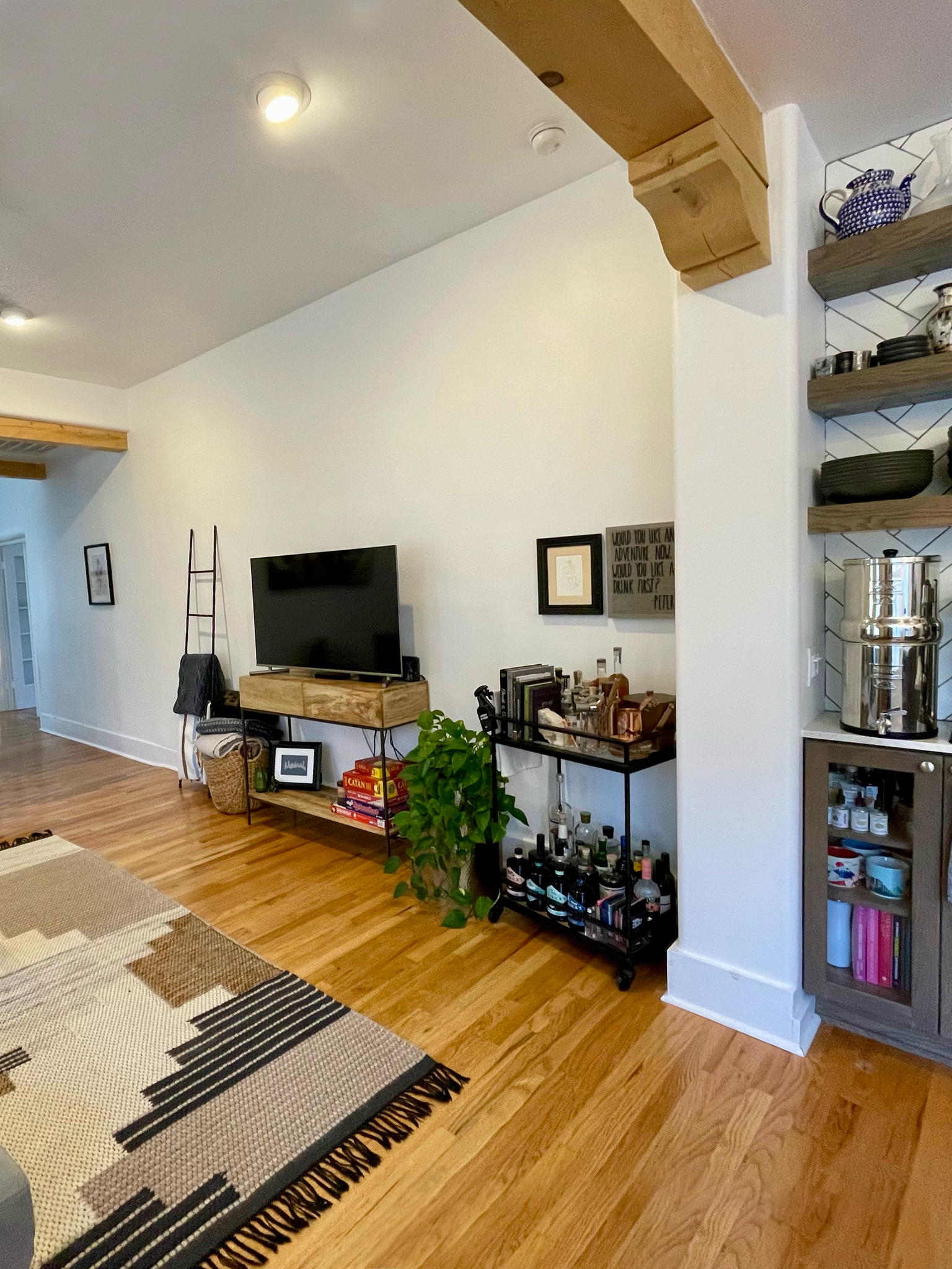 Building Photo - 308 Arno St NE