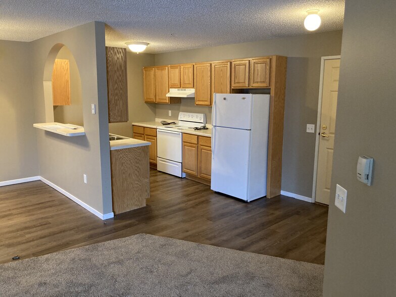 2 bed 2 bath Kitchen - Meadowlawn Village