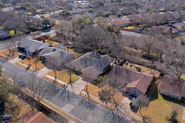 Building Photo - 1317 Meadgreen Cir