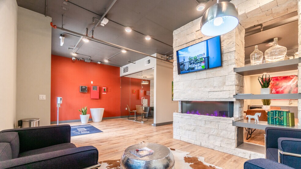 Building Photo - 11050 Hartsook St